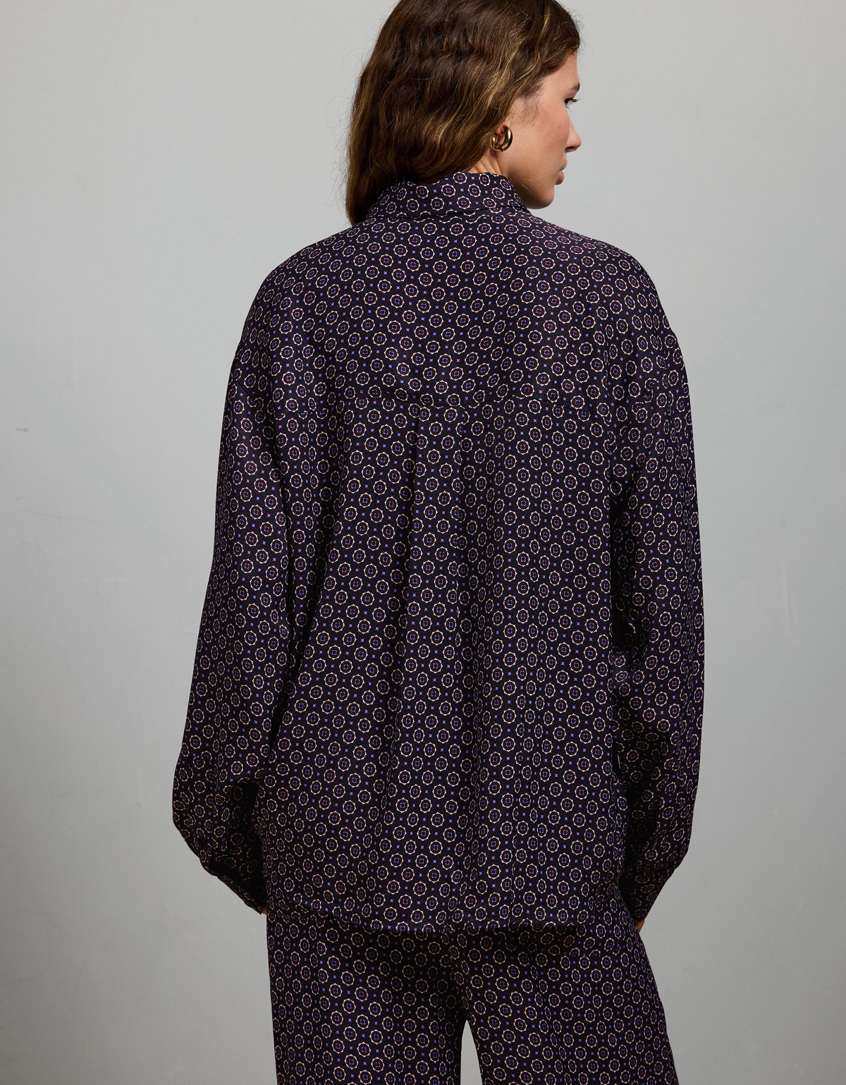 AE77 Relaxed Button-Up Printed Shirt - image 2