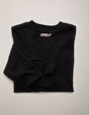 AE77 Premium Boxy Long-Sleeve Cropped T-Shirt