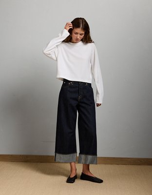 AE77 Premium Boxy Long-Sleeve Cropped T-Shirt