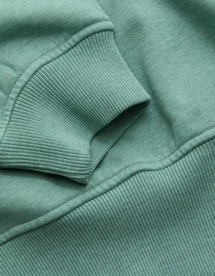 AE77 Premium Cropped Fleece Sweatshirt