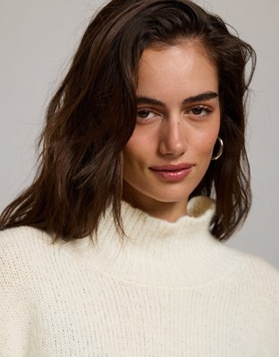 AE77 Turtleneck Sweater