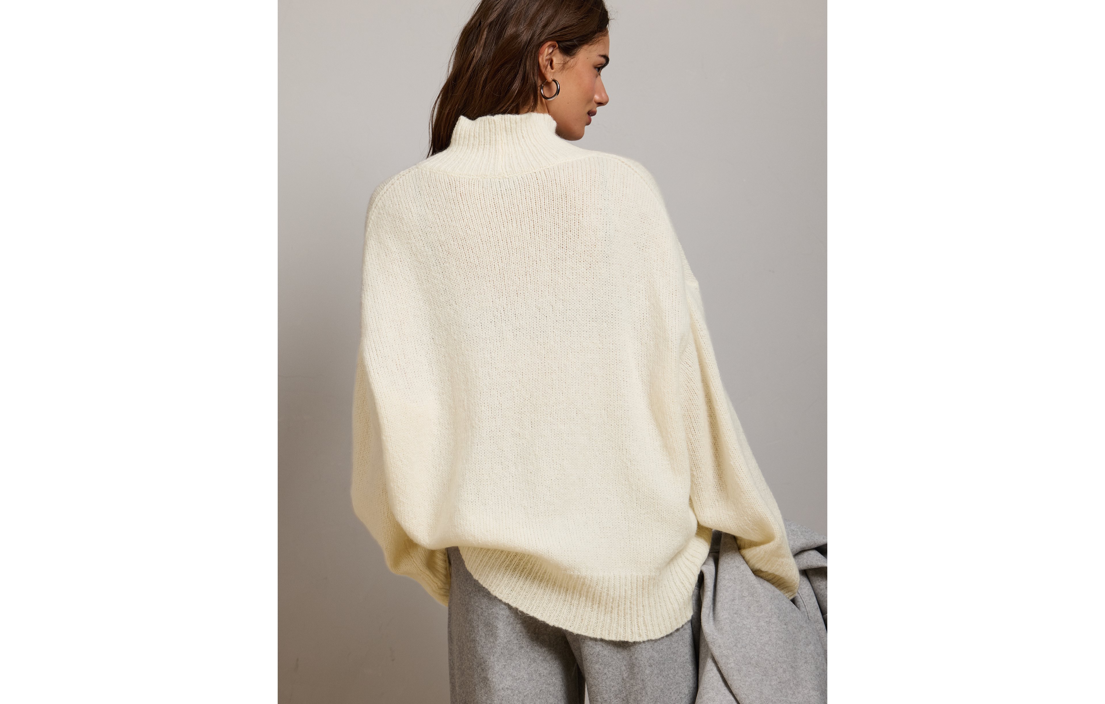 AE77 Turtleneck Sweater