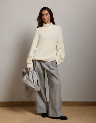 AE77 Turtleneck Sweater