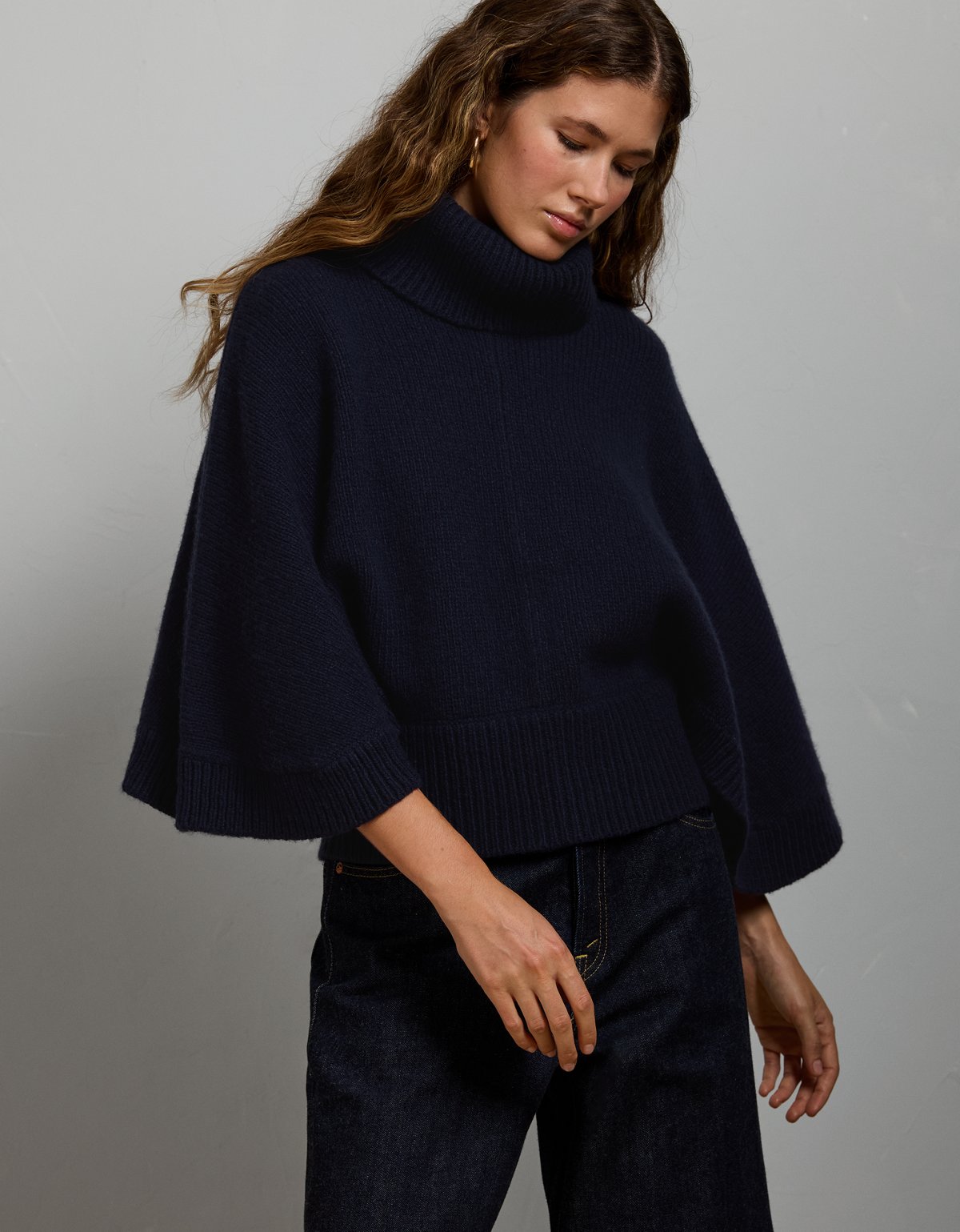 AE77 Premium Cape Sweater - image 5