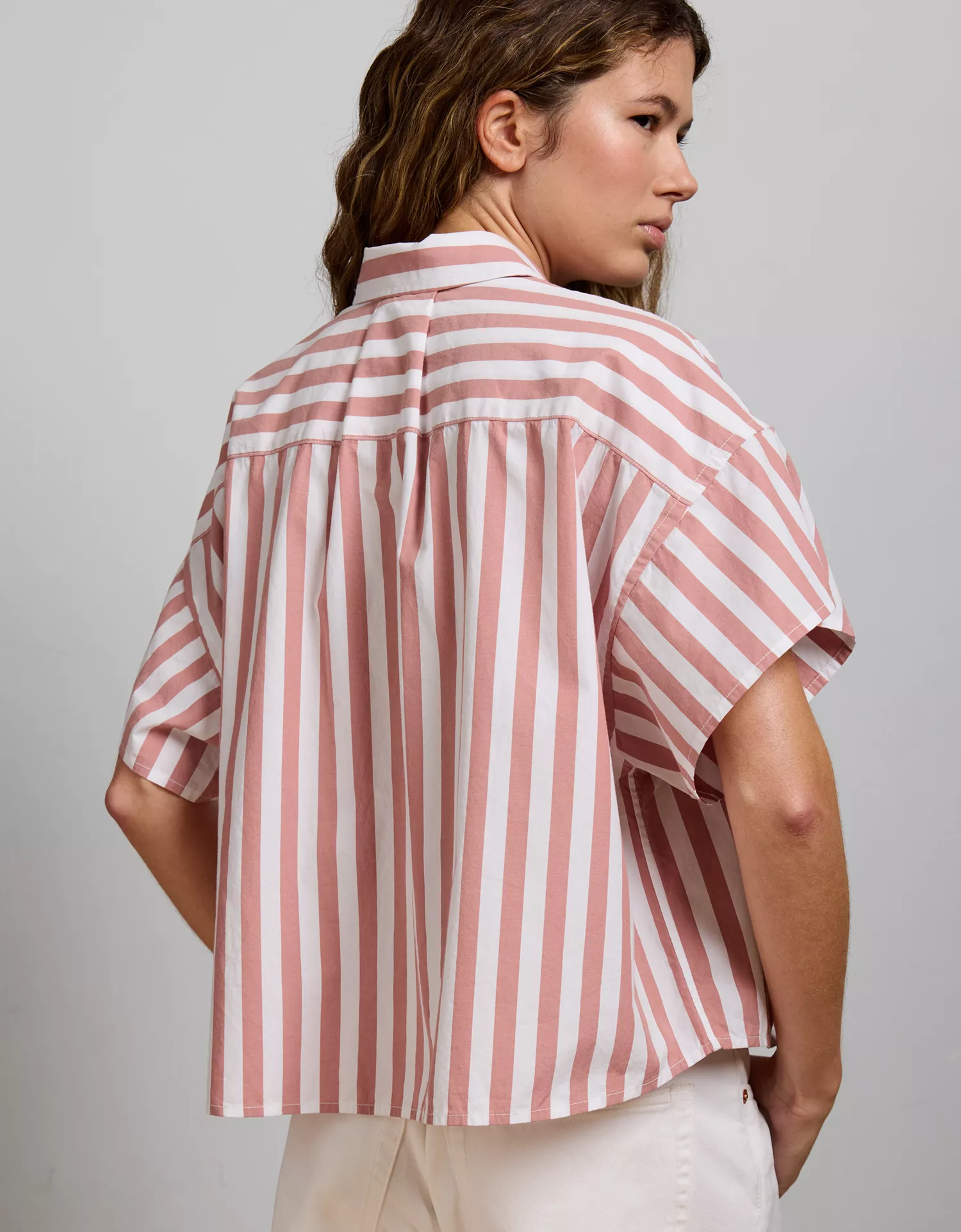 AE77 Short Sleeve Poplin Shirt - thumbnail 2