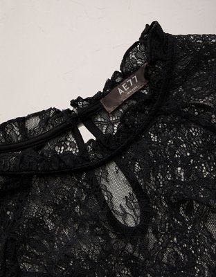 Robe en dentelle AE77