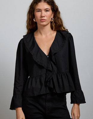 AE77 Ruffled V-Neck Blouse