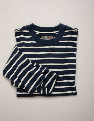 AE77 Premium Boxy Long-Sleeve Cropped T-Shirt