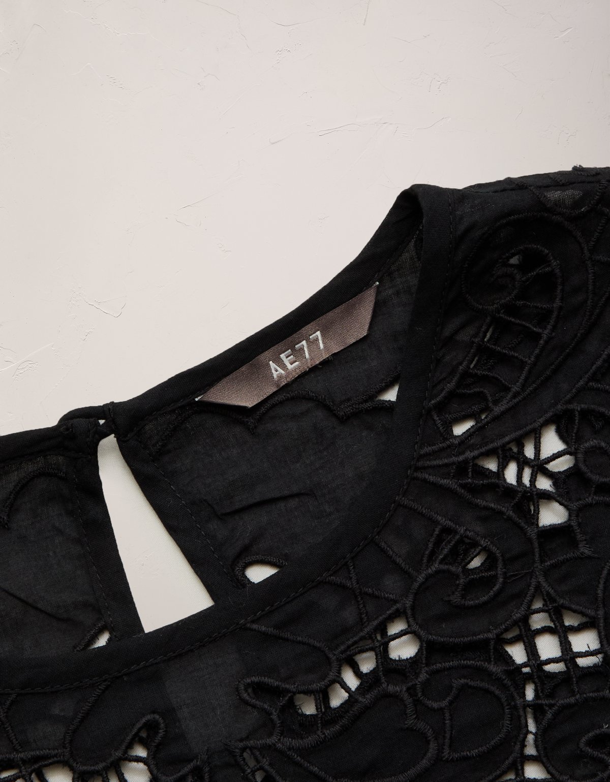 AE77 Cropped Long Sleeve Lace Top - image 4