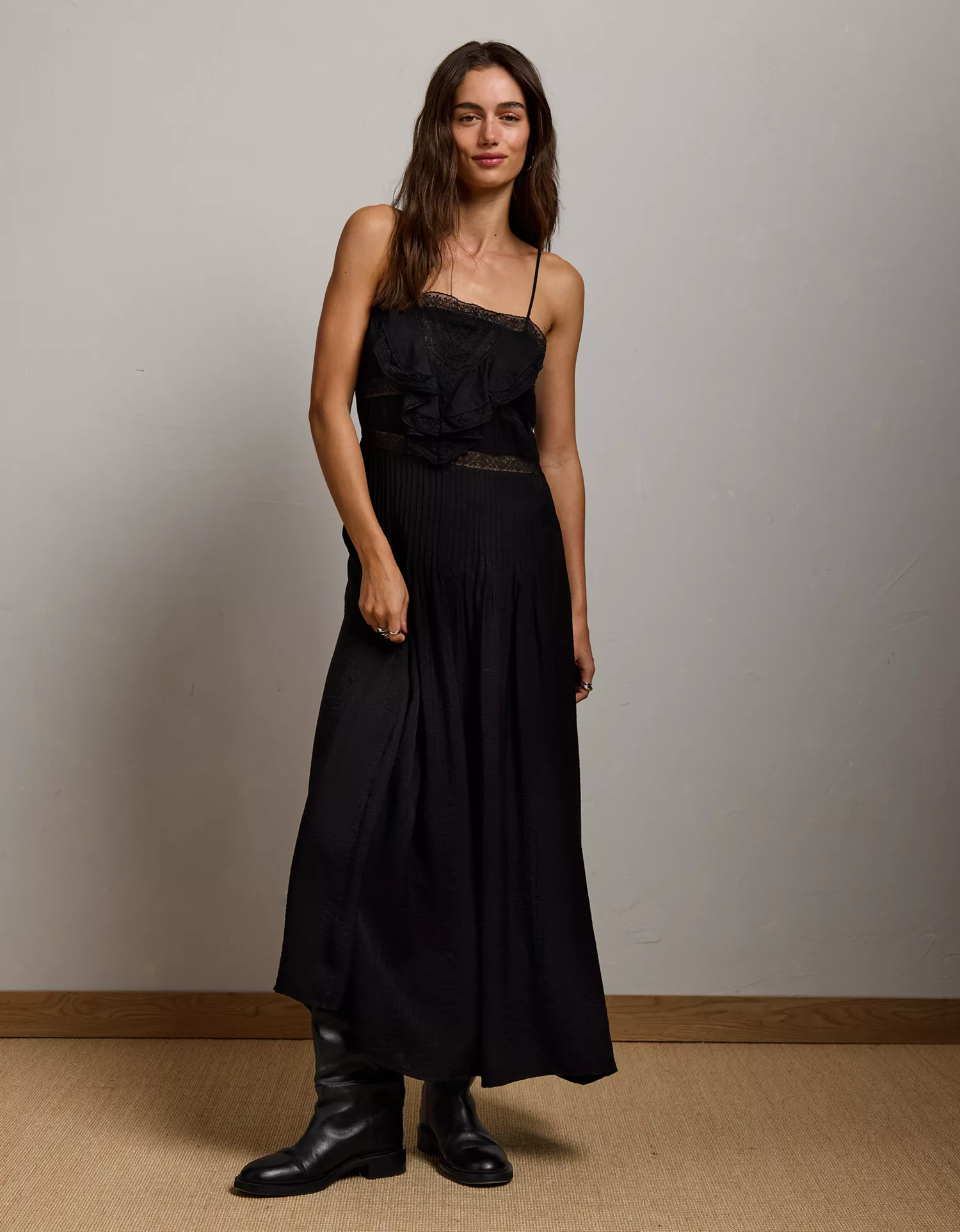 AE77 Lace Ruffle Maxi Dress