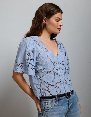 AE77 Eyelet Lace Short-Sleeve Blouse