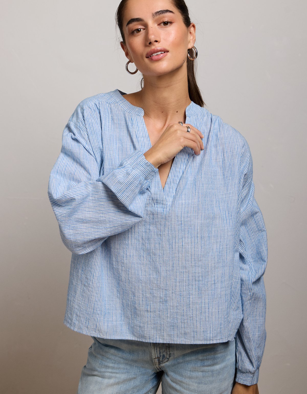 AE77 Split Neck Blouse - image 5