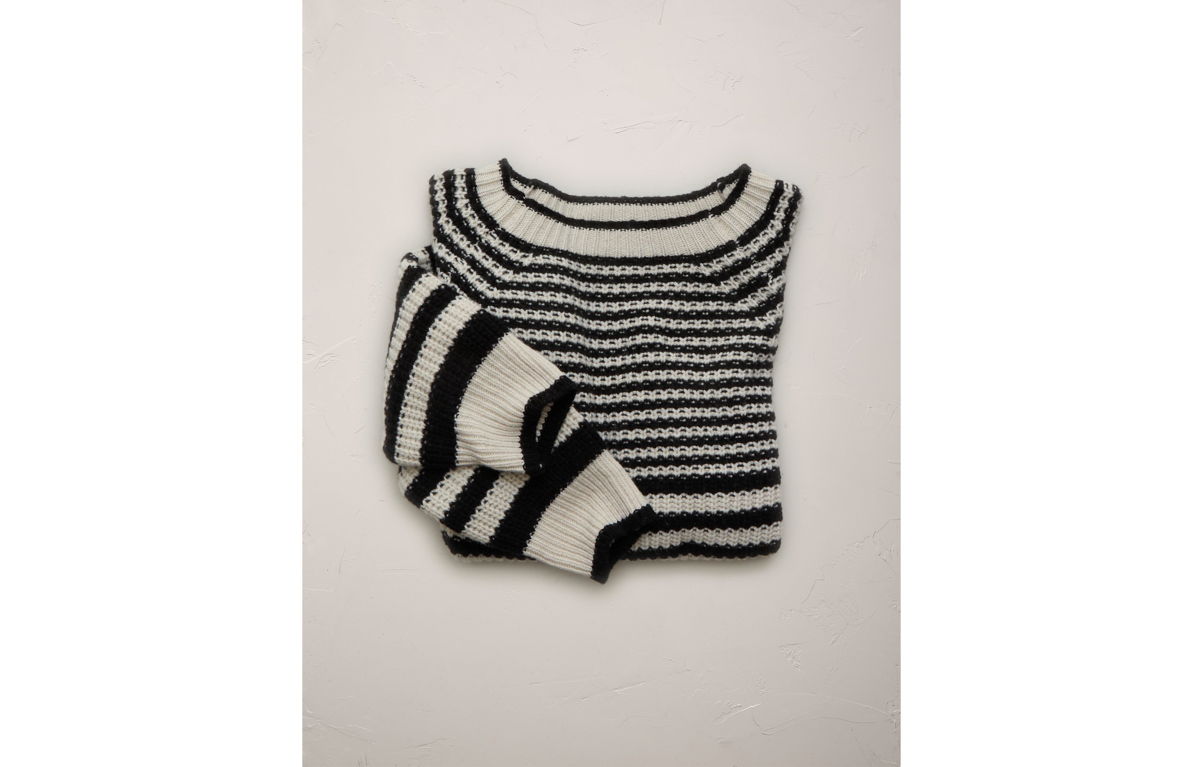 AE77 Striped Sweater