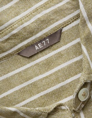 AE77 Boxy Cropped Linen-Blend Button-Up Shirt