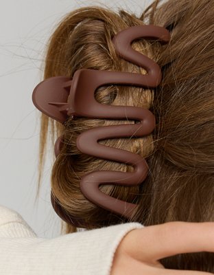 OFFLINE By Aerie Wavy Claw Clip
