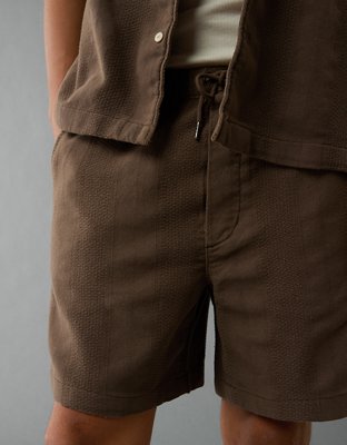 AE 7" Lived-In Trekker Short
