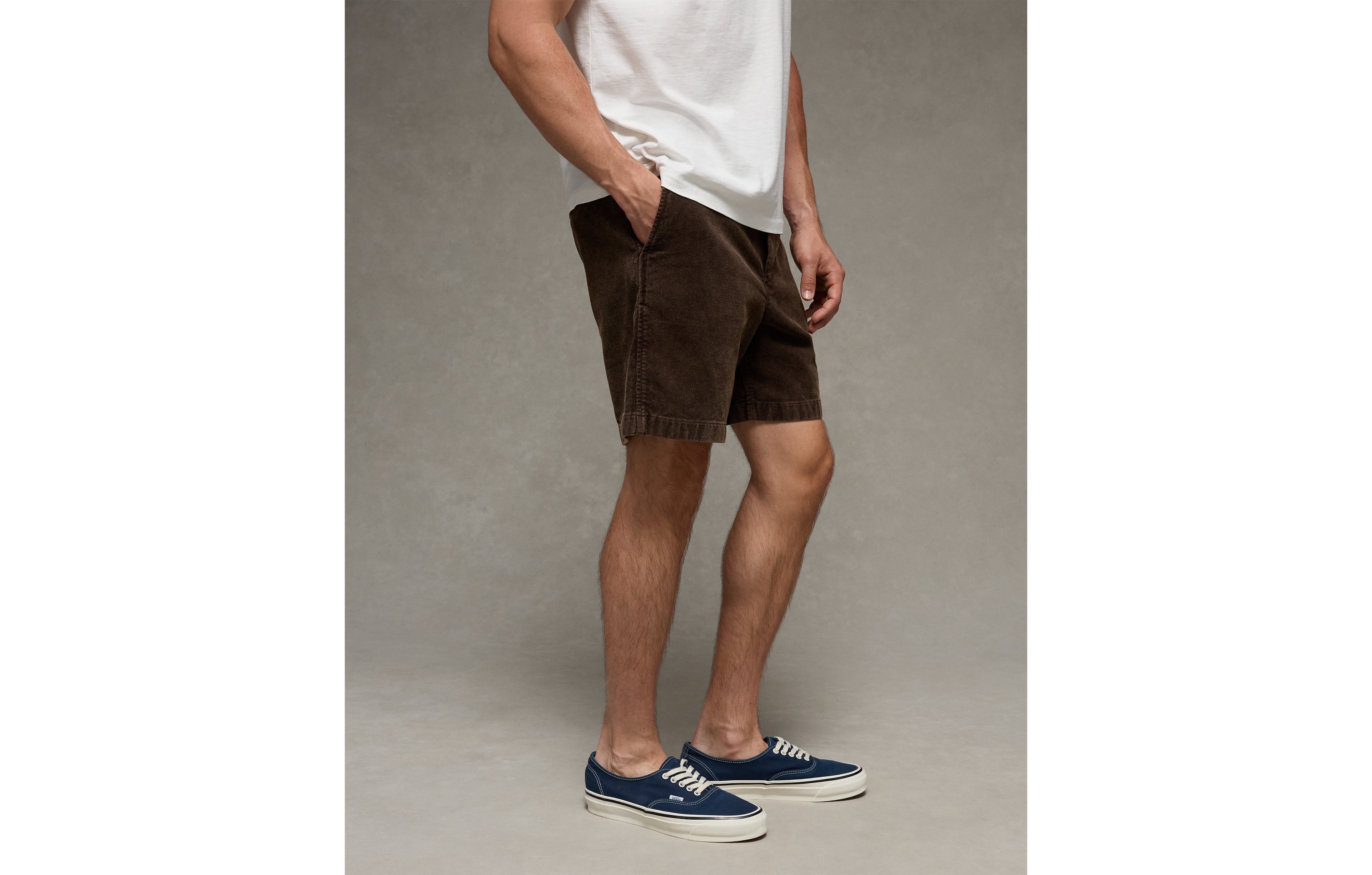 AE 7" Lived-In Pull-On Short