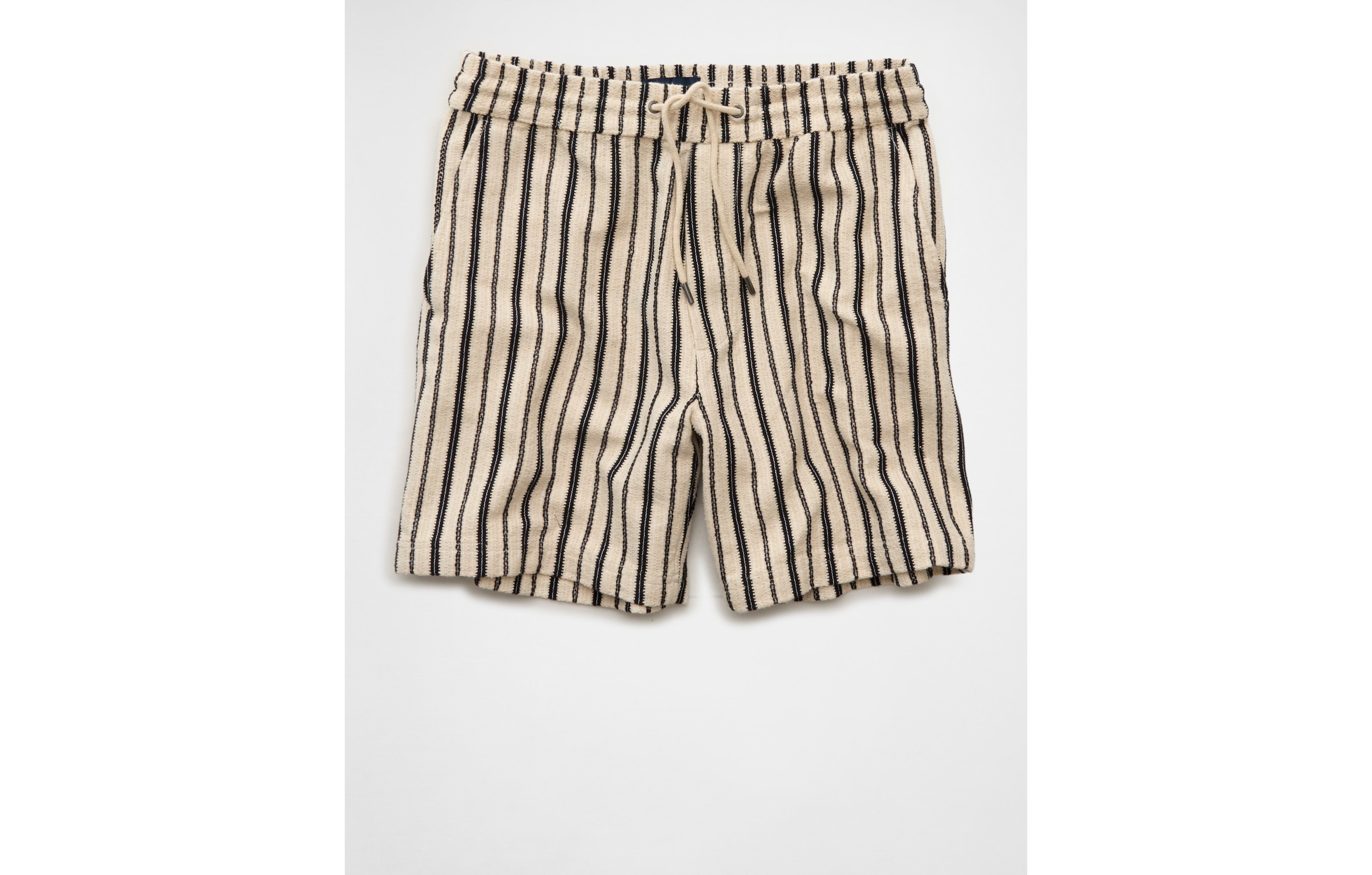 AE 7" Lived-In Pull-On Short