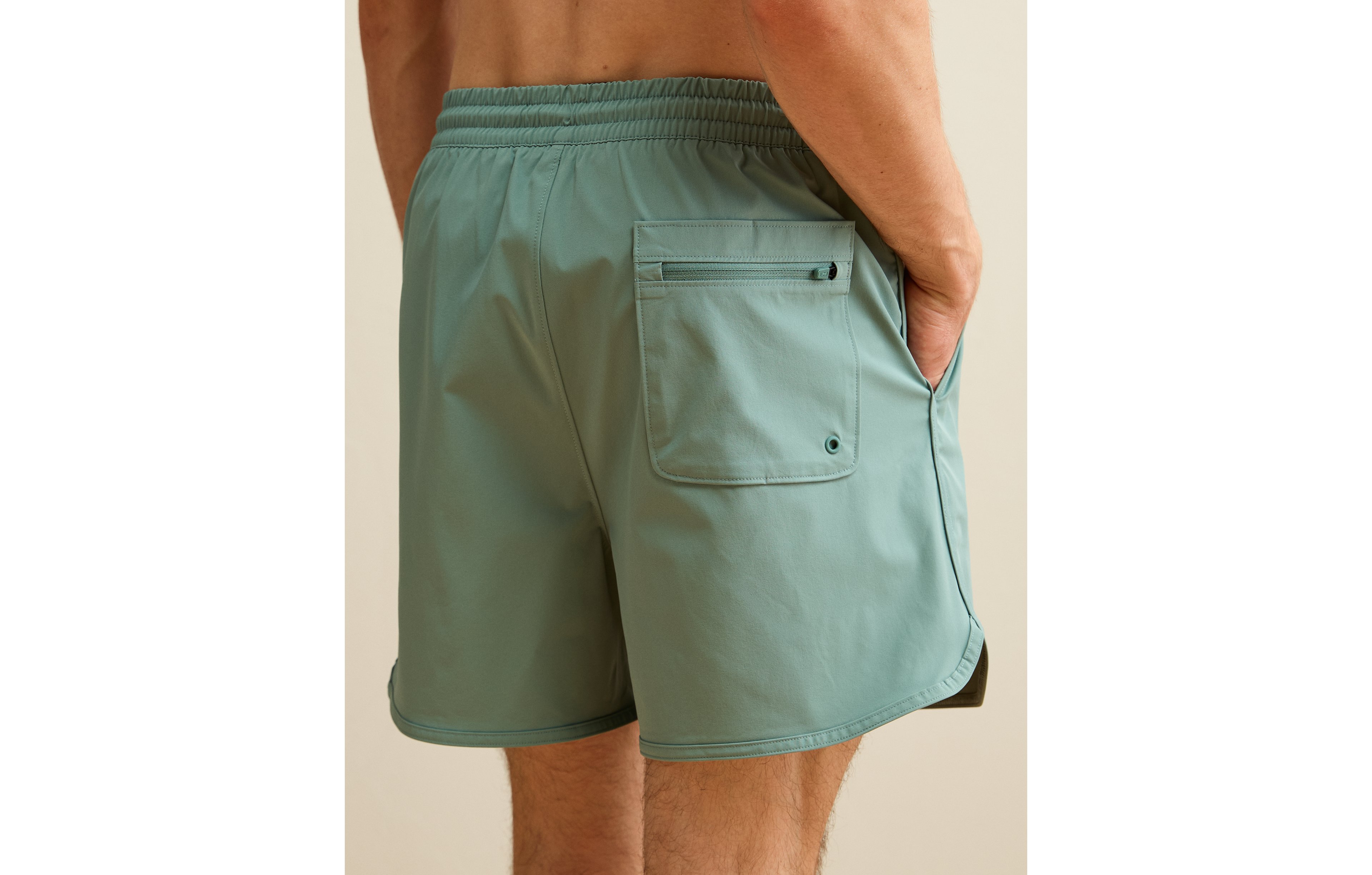 AE 24/7 Hybrid Short
