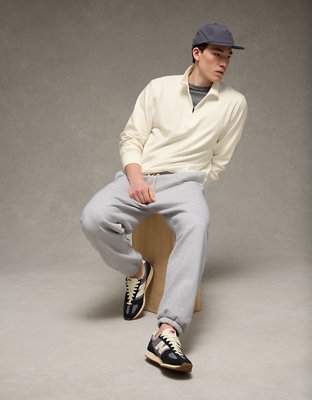 AE 24/7 Boxy Quarter-Zip Sweatshirt