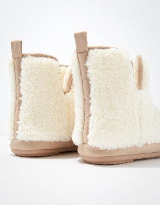 fuzzy white slipper boots