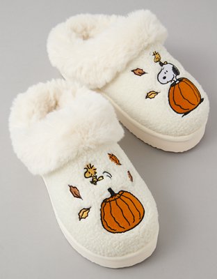 AE Fall Peanuts Slipper