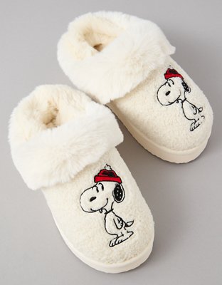 AE Snoopy Winter Scuff Slipper