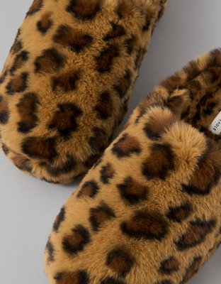 AE Leopard Slipper