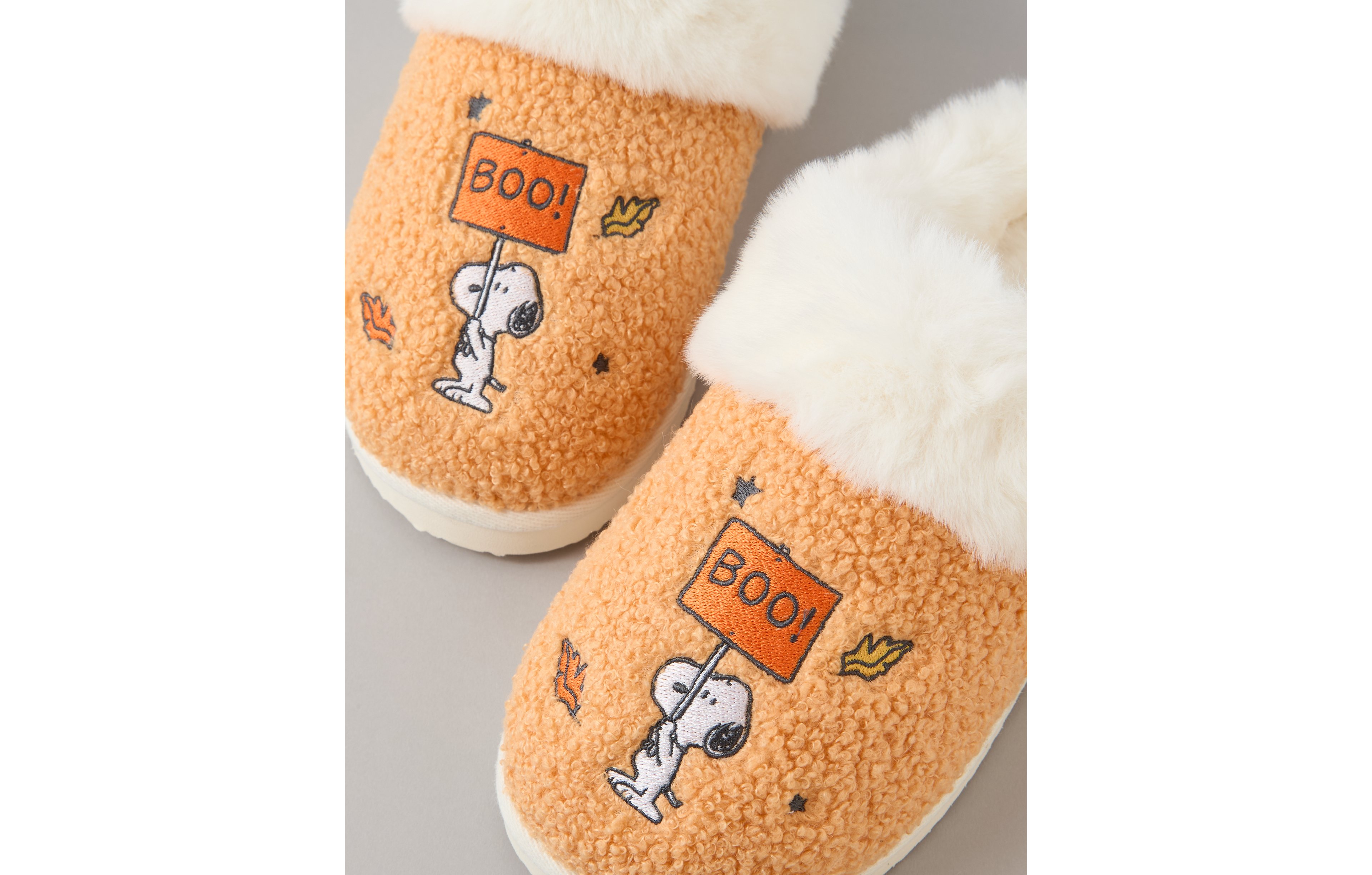 AE Snoopy Boo! Scuff Slipper
