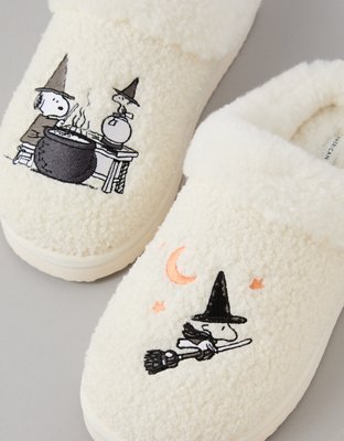 Женские тапочки American Eagle AE Snoopy Potions Scuff Slipper, цвет: Кремовый — фото 4