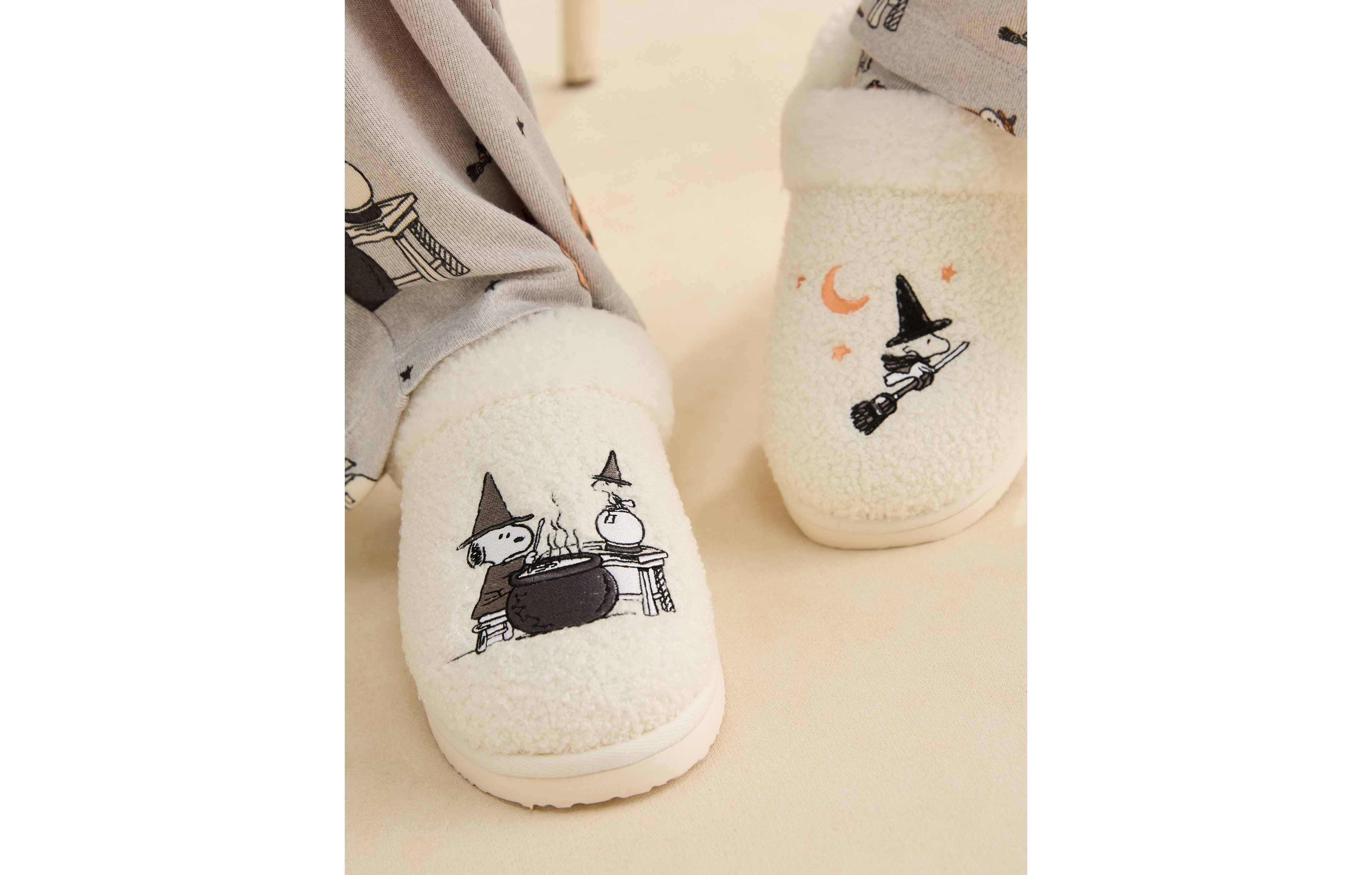 AE Snoopy Potions Scuff Slipper