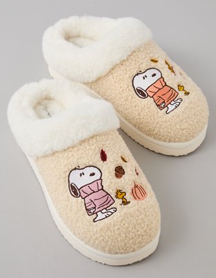 AE Snoopy Sweater Scuff Slipper