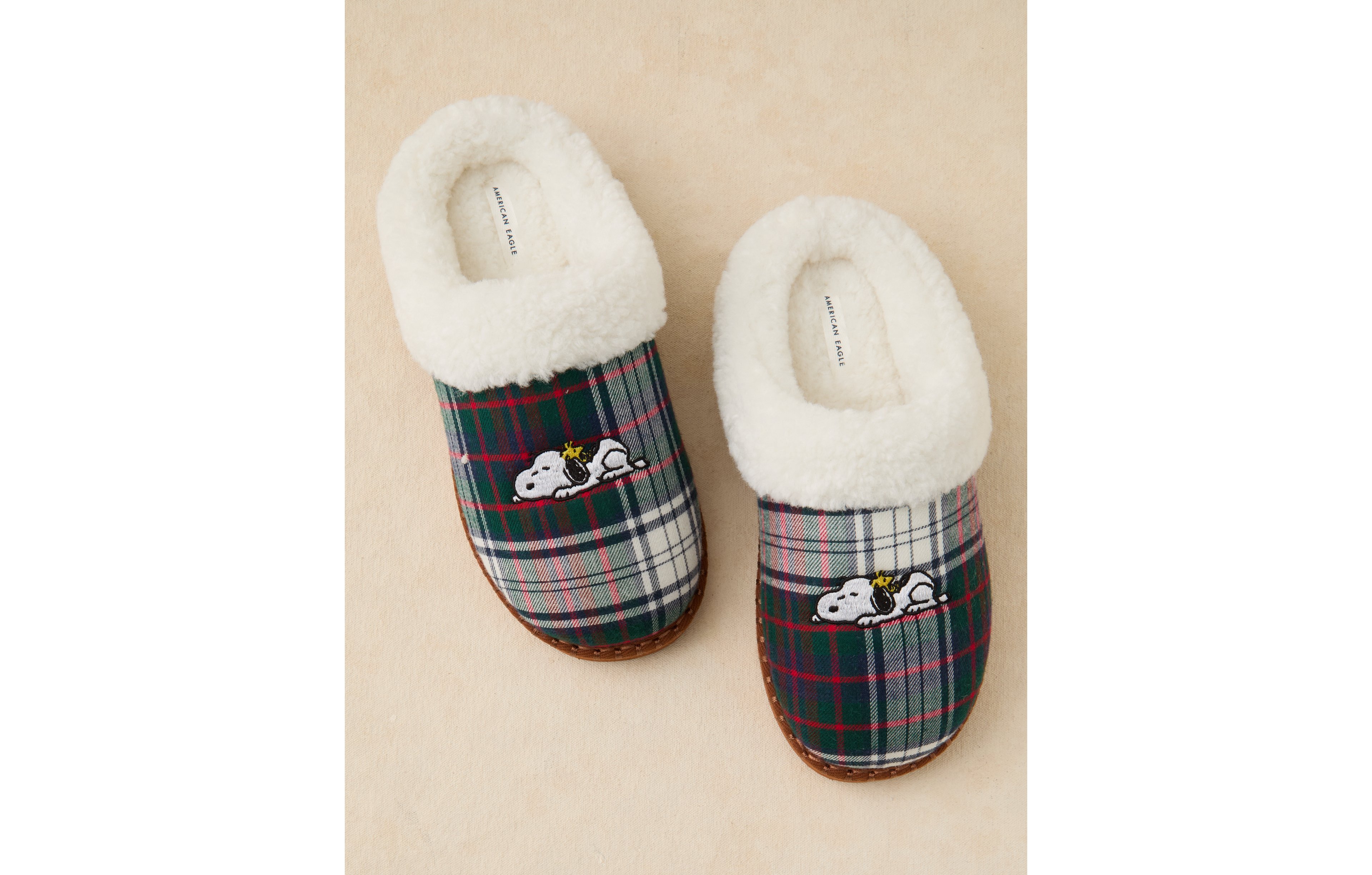 AE Sleepy Snoopy Slipper