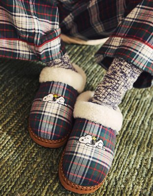 AE Sleepy Snoopy Slipper