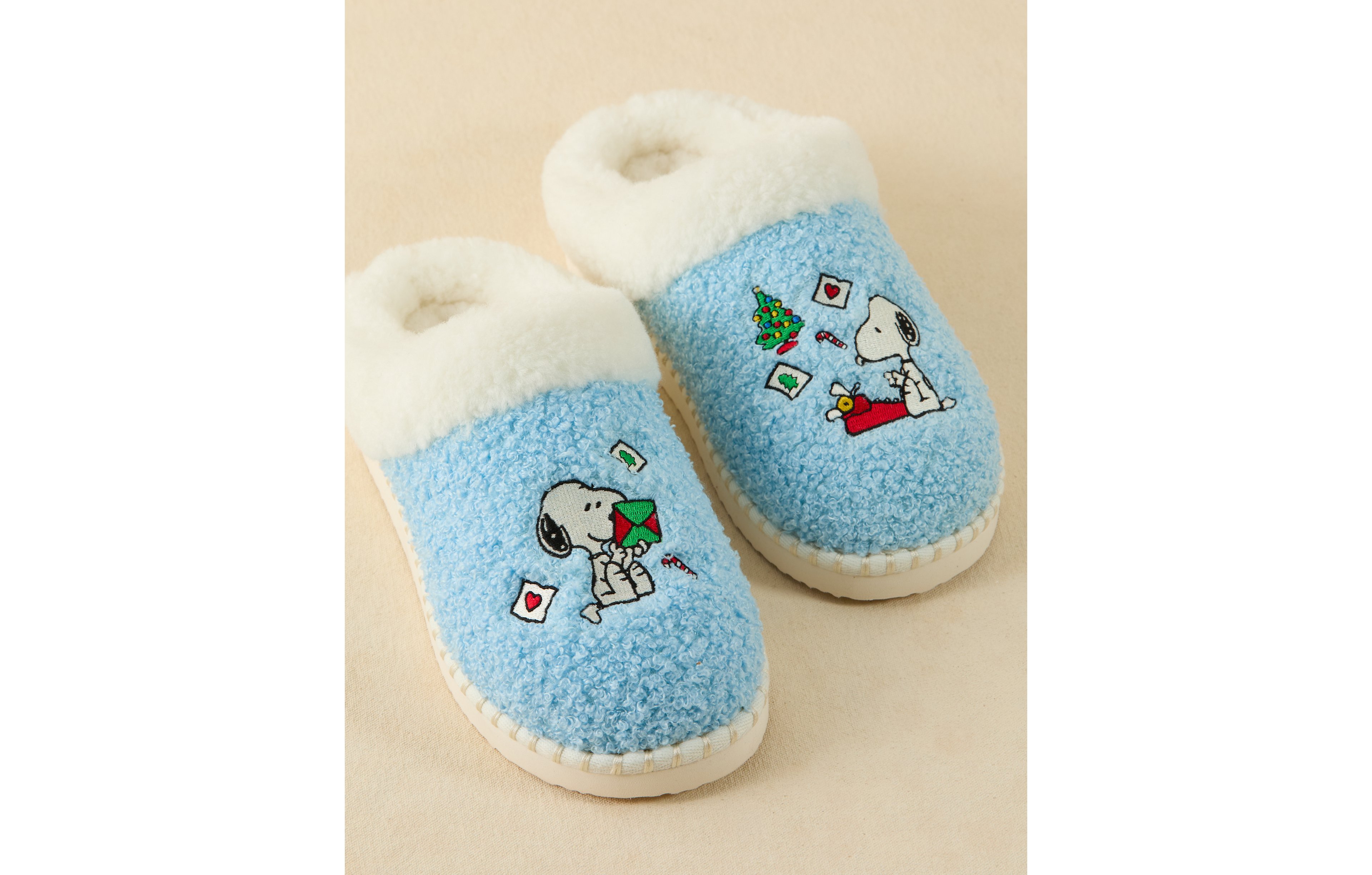 AE Snoopy Holiday Scuff Slipper
