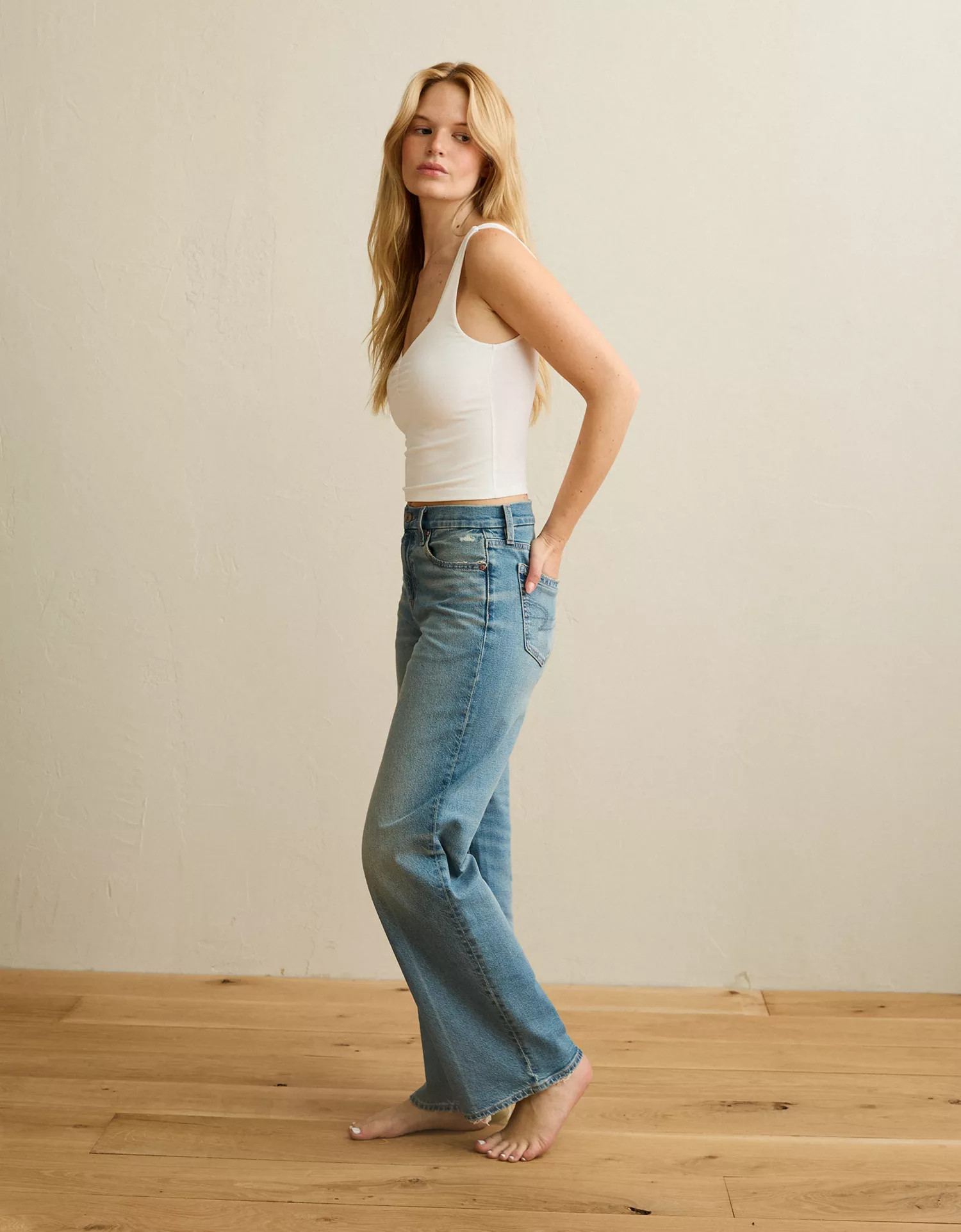 AE Curvy High-Waisted Stovepipe Jean - thumbnail 6