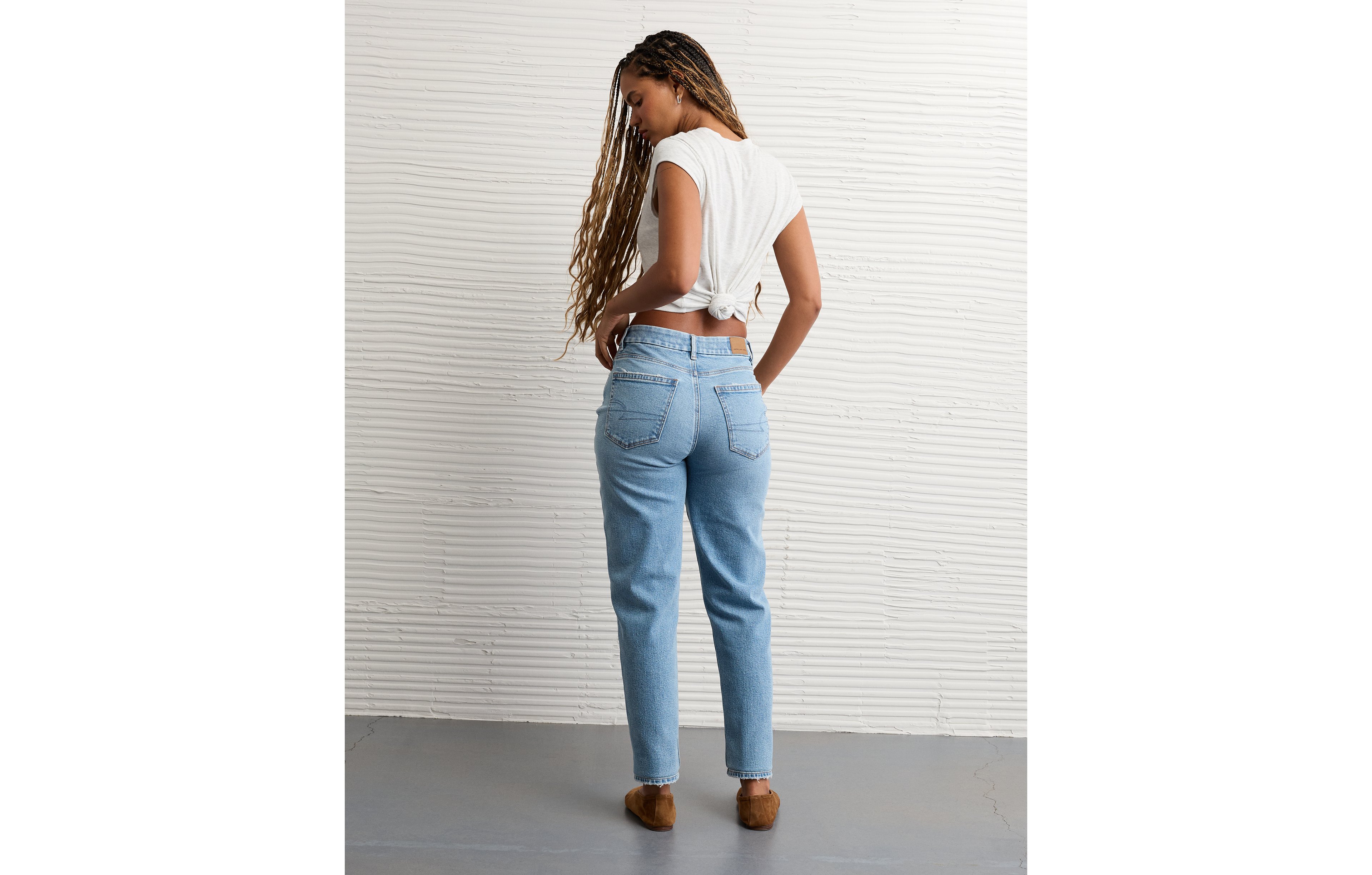 AE Curvy Mom Jean