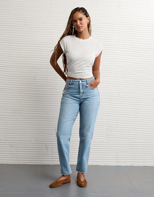 AE Strigid Curvy Mom Jean