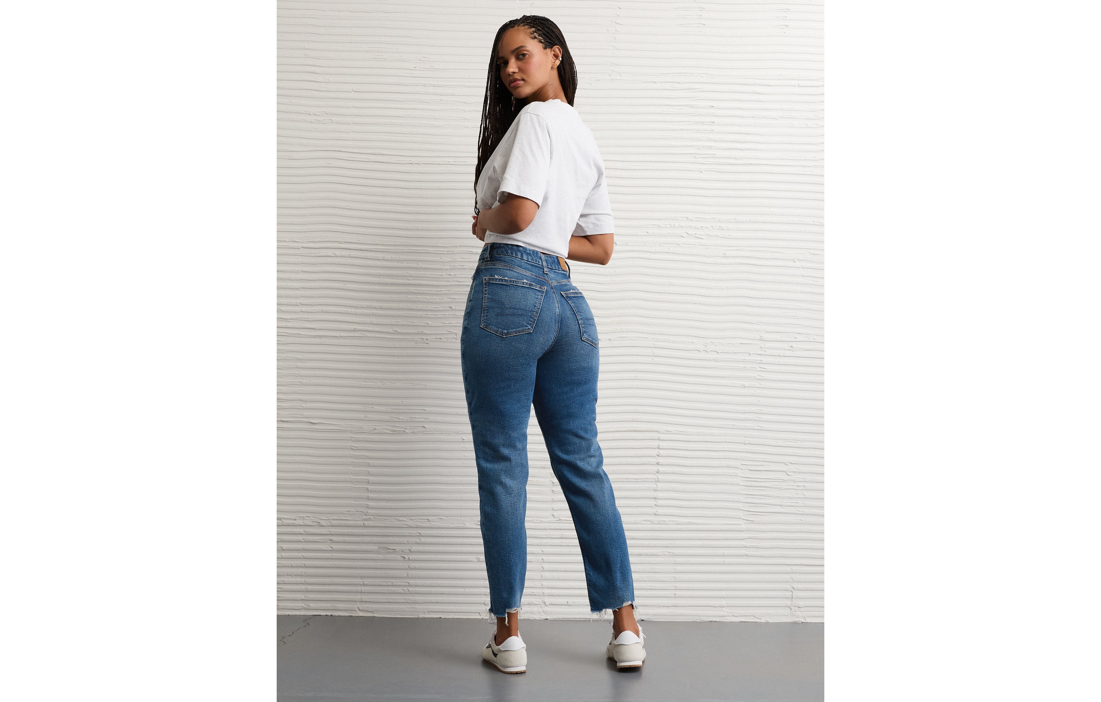 AE Curvy Mom Jean
