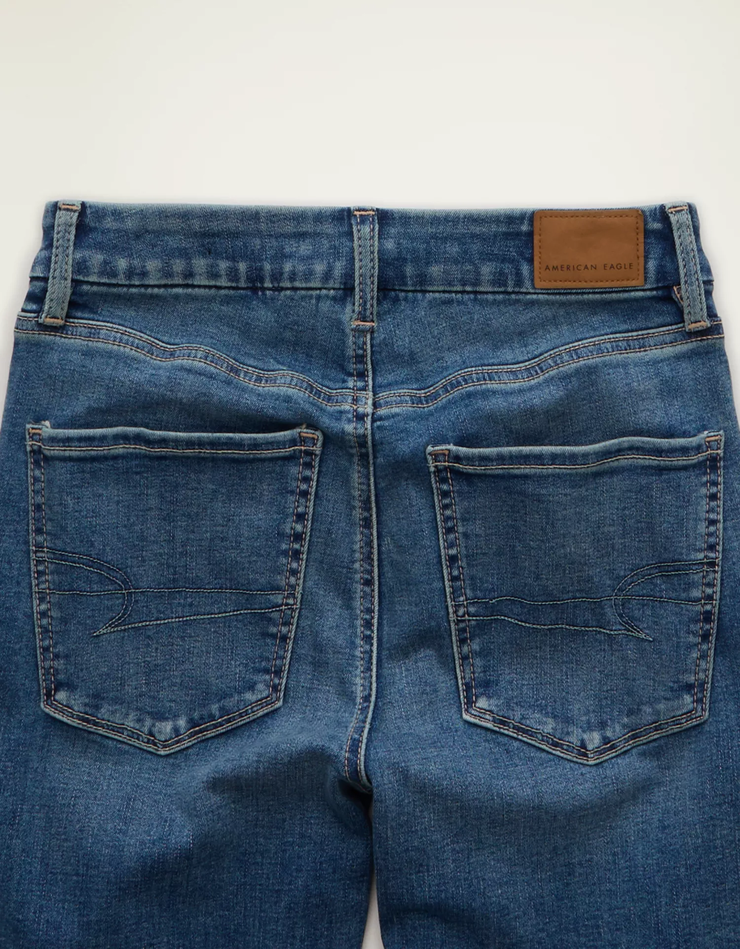 AE Curvy Super High-Waisted Flare Jean - thumbnail 4