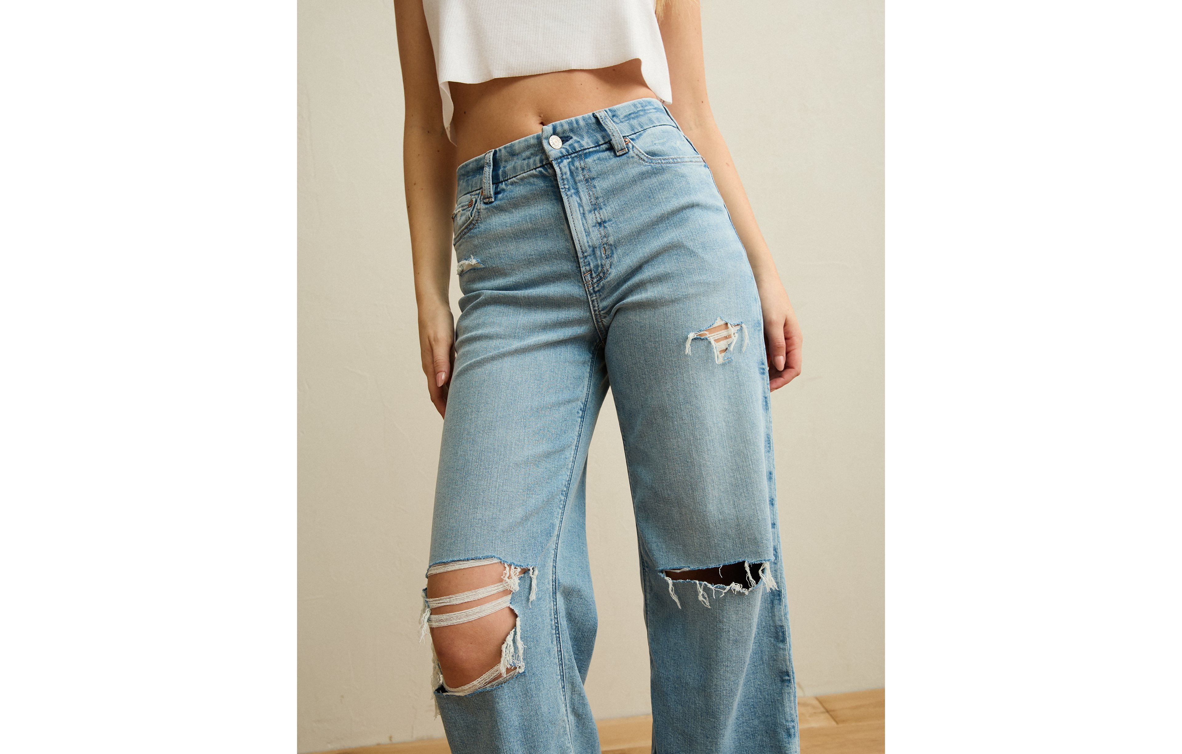 AE Curvy Super High-Waisted Baggy Jean