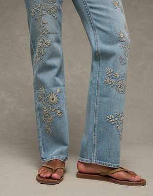 Женские джинсы American Eagle AE Curvy High-Waisted Embroidered Straight, цвет: Светлая варка — фото 6