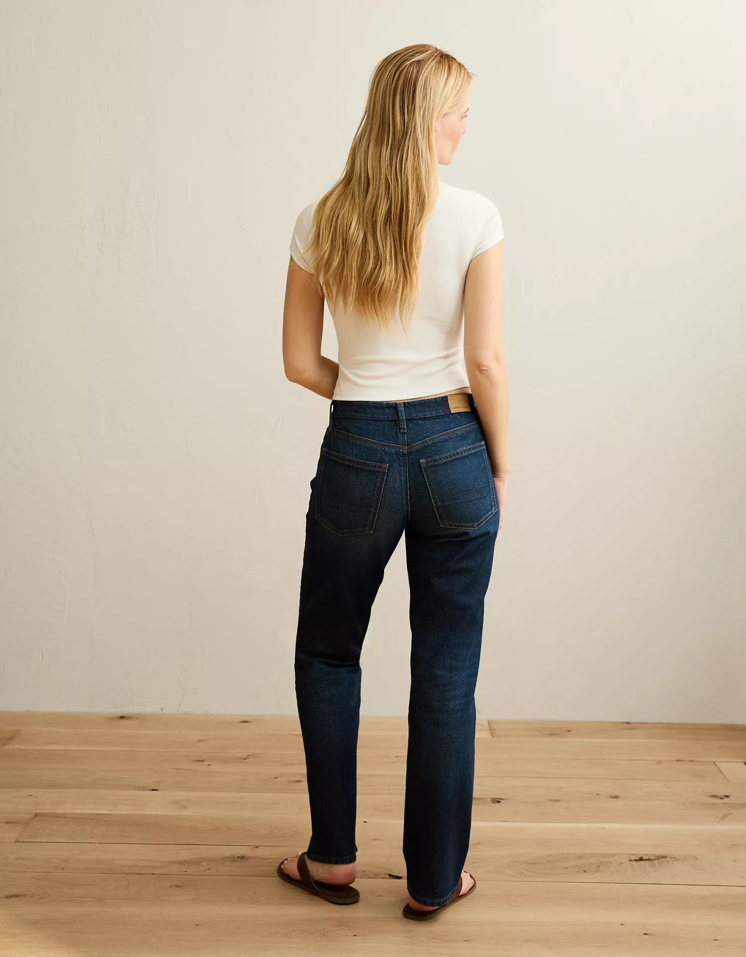 AE Curvy High-Waisted Straight Jean - thumbnail 2