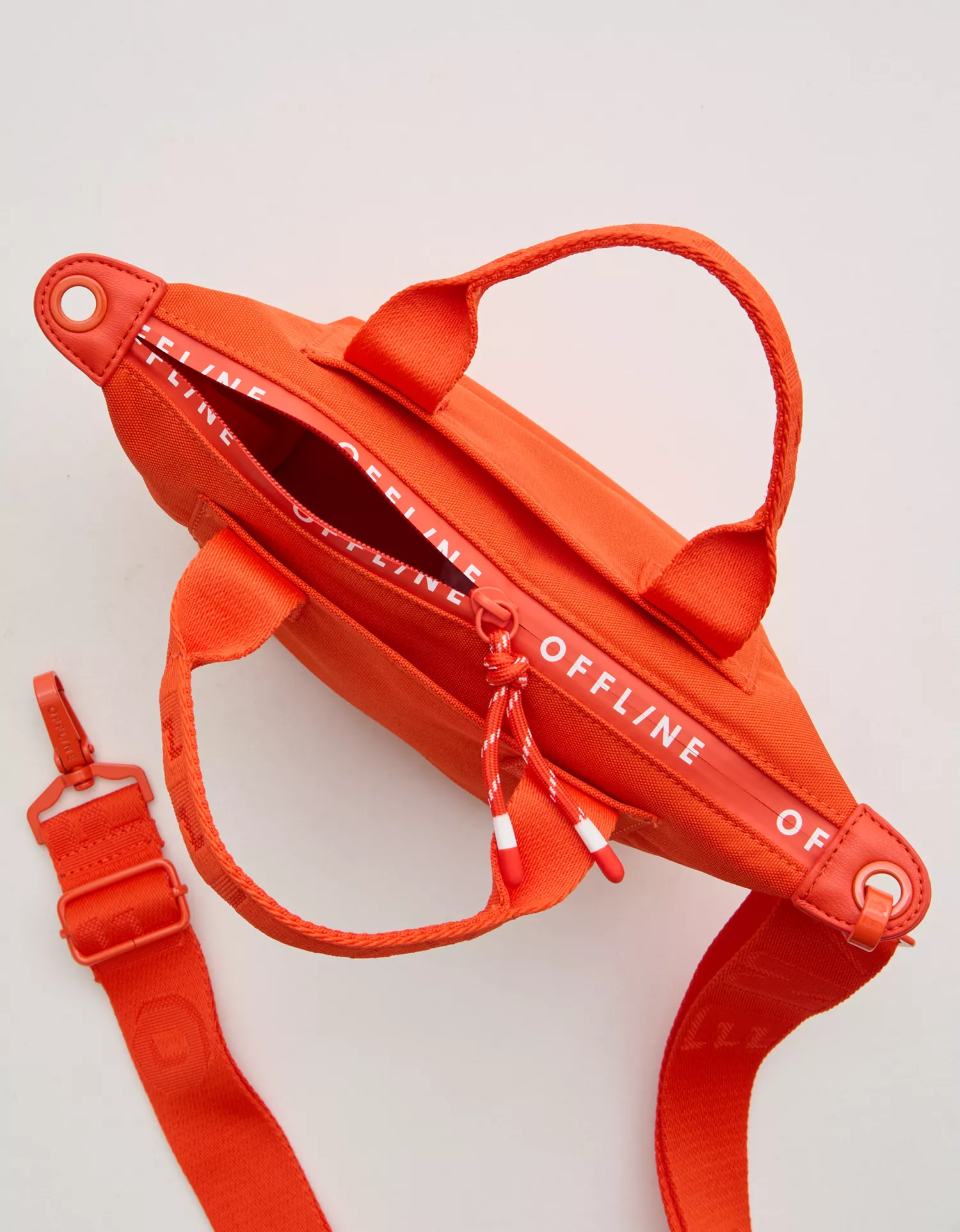 OFFLINE By Aerie Courtside Canvas Crossbody Bag - thumbnail 3