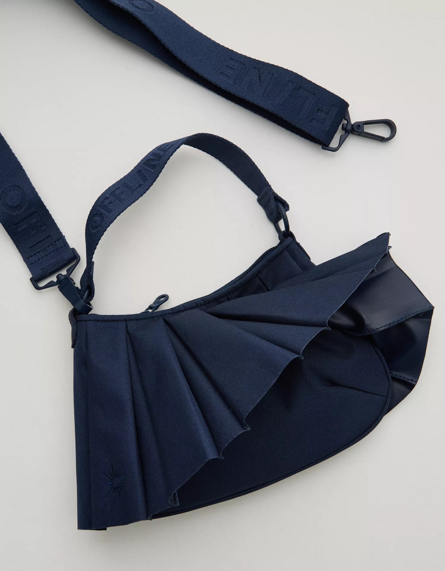 OFFLINE By Aerie Courtside Canvas Pleated Bag - thumbnail 4
