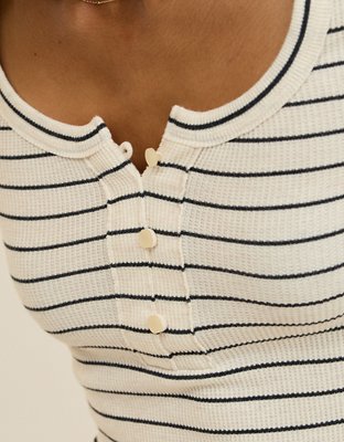 Aerie T-shirt Esencial con Cuello Henley para Usar en Capas
