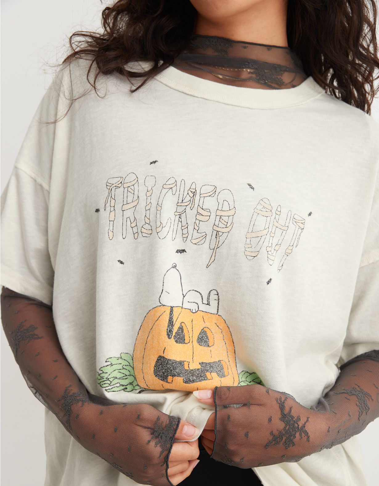 T-shirt surdimensionné petit ami à col rond à image Snoopy Aerie