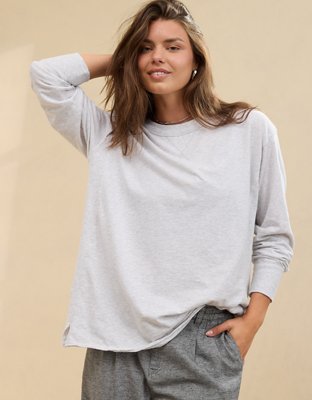 T-shirt petit ami surdimensionné à manches longues douillet Aerie