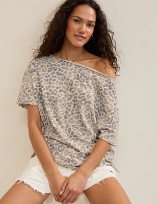 T-shirt petit ami surdimensionné à épaules dénudées Aerie