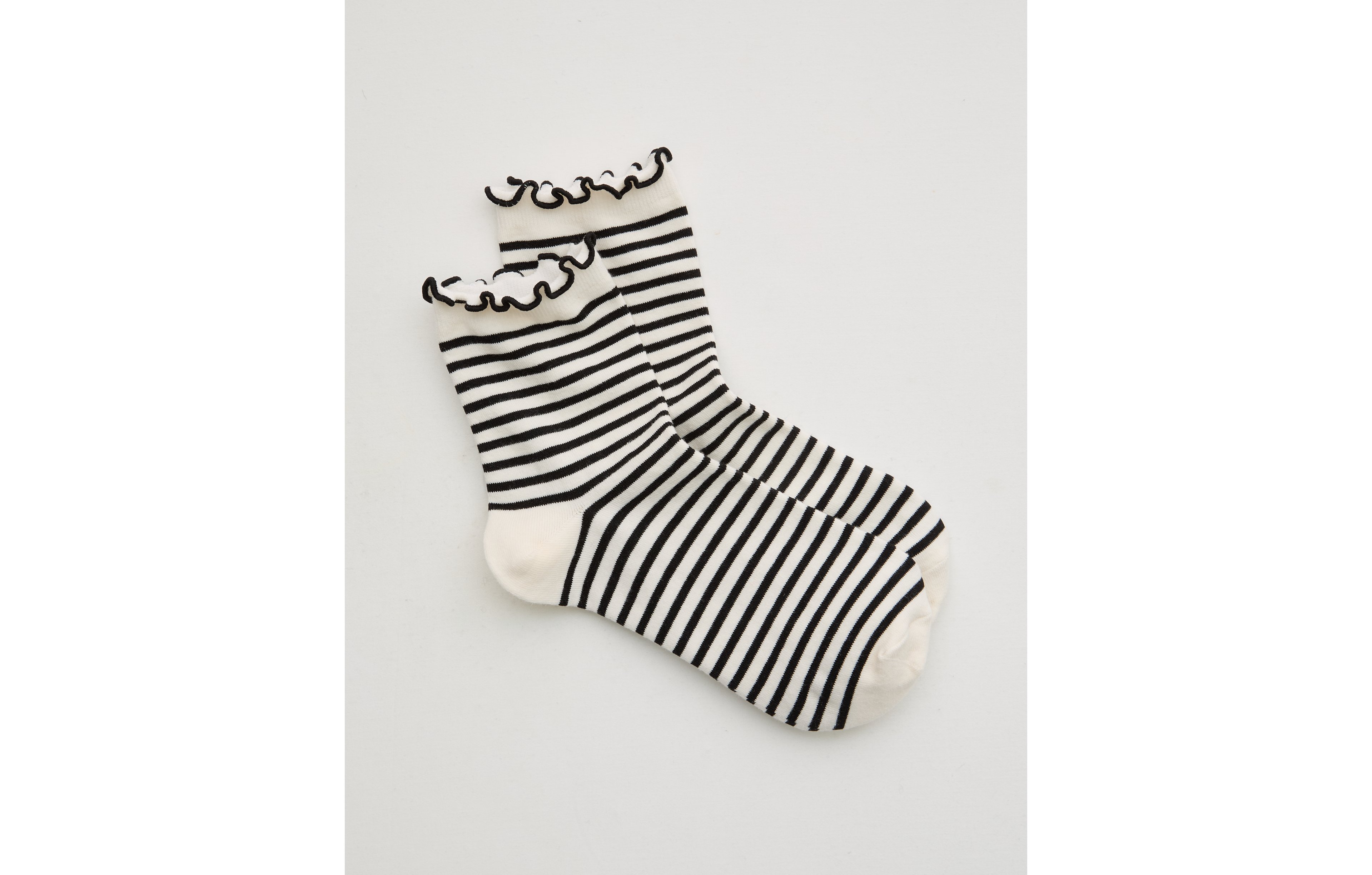 Aerie Scallop Edge Quarter Socks